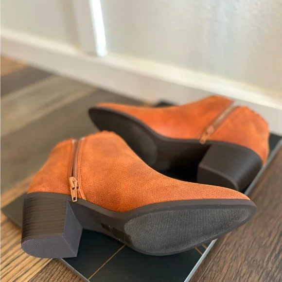 Crown Vintage Rust Scallop Trim Ankle Booties – Size 8.5 New - Picture 6 of 11